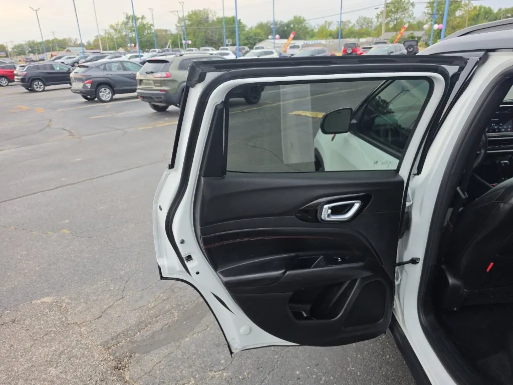 2025 Jeep Compass Trailhawk - Photo 12