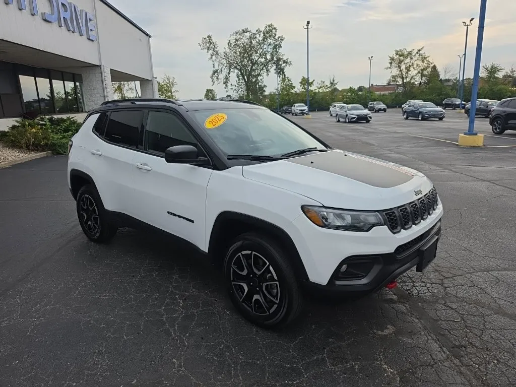 2025 Jeep Compass Trailhawk - Photo 9