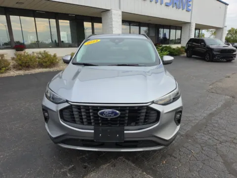 Photos of 2024 Ford Escape Platinum for sale in Muncie, IN at RightDrive Muncie