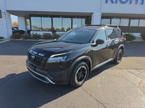 Black 2024 Nissan Pathfinder Rock Creek for sale in Muncie, IN