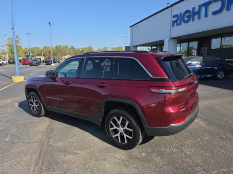 More photos of 2023 Jeep Grand Cherokee Limited at RightDrive Muncie, IN