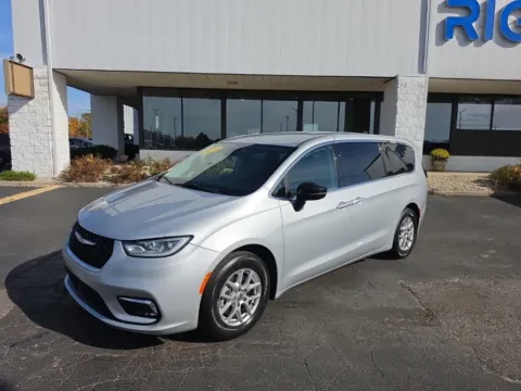 Another view of 2024 Chrysler Pacifica Touring L for sale in Muncie, IN at RightDrive Muncie