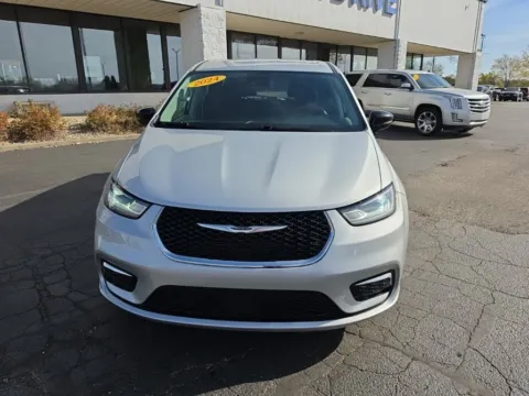 Photos of 2024 Chrysler Pacifica Touring L for sale in Muncie, IN at RightDrive Muncie