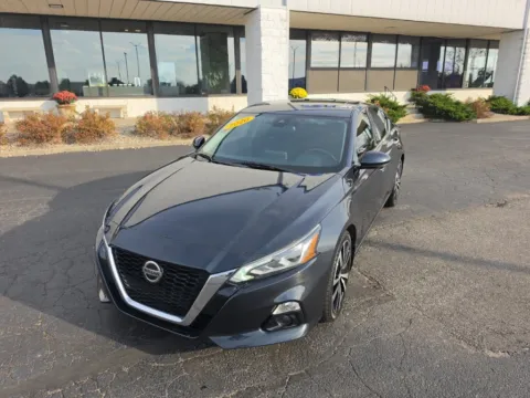 Blue 2020 Nissan Altima 2.5 Platinum for sale in Muncie, IN
