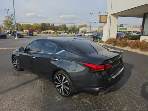 More photos of 2020 Nissan Altima 2.5 Platinum at RightDrive Muncie, IN