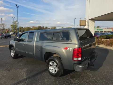 More photos of 2011 GMC Sierra 1500 SLE at RightDrive Muncie, IN