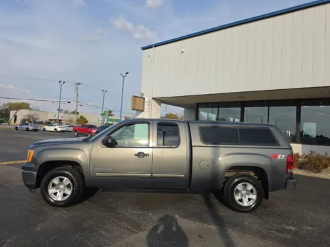 More photos of 2011 GMC Sierra 1500 SLE at RightDrive Muncie, IN