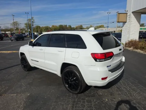 More photos of 2020 Jeep Grand Cherokee Altitude at RightDrive Muncie, IN
