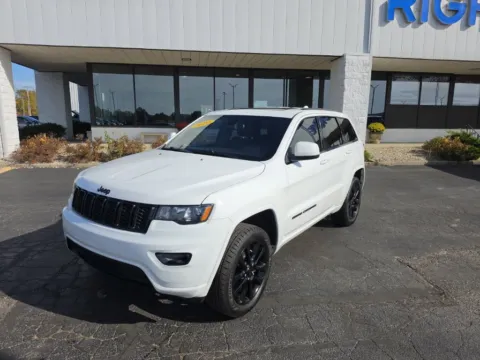 White 2020 Jeep Grand Cherokee Altitude for sale in Muncie, IN