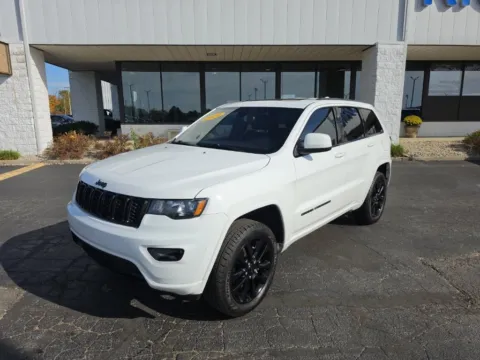 Another view of 2020 Jeep Grand Cherokee Altitude for sale in Muncie, IN at RightDrive Muncie