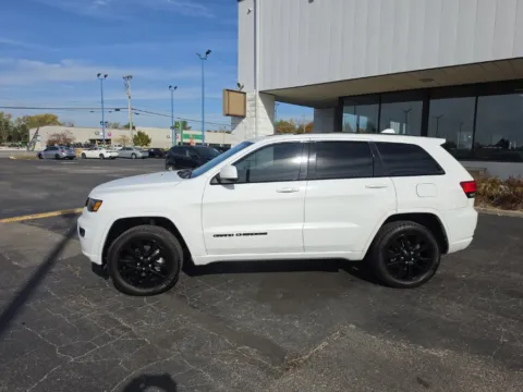More photos of 2020 Jeep Grand Cherokee Altitude at RightDrive Muncie, IN