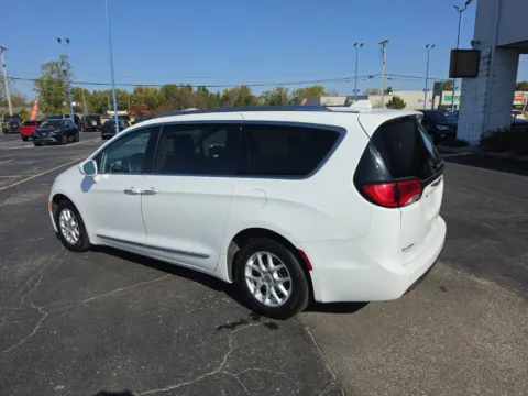 More photos of 2020 Chrysler Pacifica Touring L at RightDrive Muncie, IN