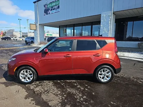 More photos of 2021 Kia Soul S at RightDrive Muncie, IN