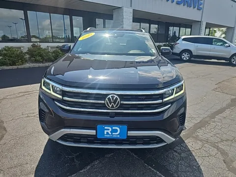 Photos of 2020 Volkswagen Atlas Cross Sport 3.6L V6 SEL Premium for sale in Muncie, IN at RightDrive Muncie