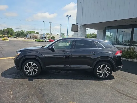 More photos of 2020 Volkswagen Atlas Cross Sport 3.6L V6 SEL Premium at RightDrive Muncie, IN