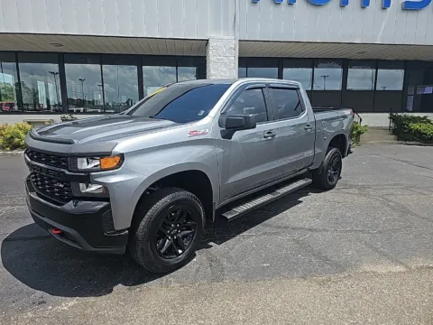 Another view of 2019 Chevrolet Silverado 1500 Custom Trail Boss for sale in Muncie, IN at RightDrive Muncie