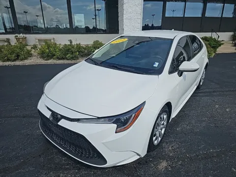 White 2022 Toyota Corolla LE for sale in Muncie, IN