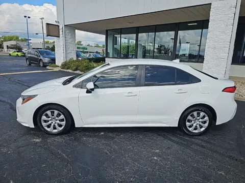 More photos of 2022 Toyota Corolla LE at RightDrive Muncie, IN