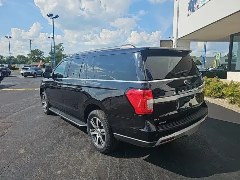 More photos of 2022 Ford Expedition Max XLT at RightDrive Muncie, IN