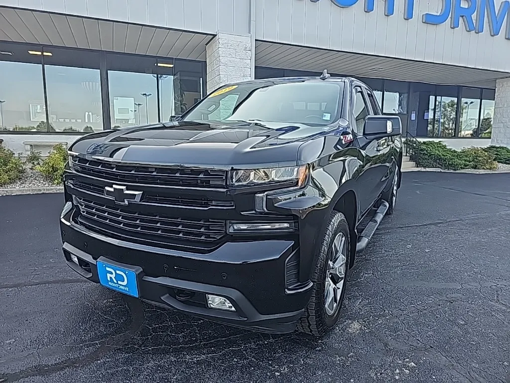 Black 2019 Chevrolet Silverado 1500 RST for sale in Muncie, IN