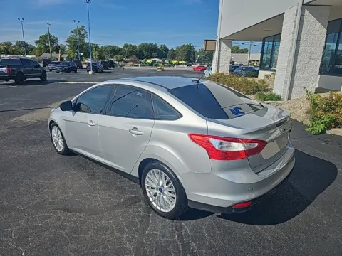 More photos of 2012 Ford Focus SEL at RightDrive Muncie, IN