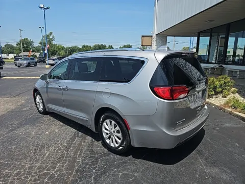 More photos of 2018 Chrysler Pacifica Touring L at RightDrive Muncie, IN