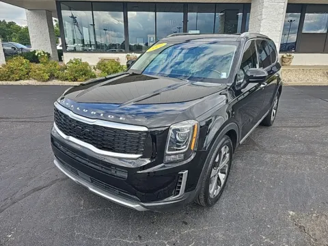 Black 2022 Kia Telluride S for sale in Muncie, IN