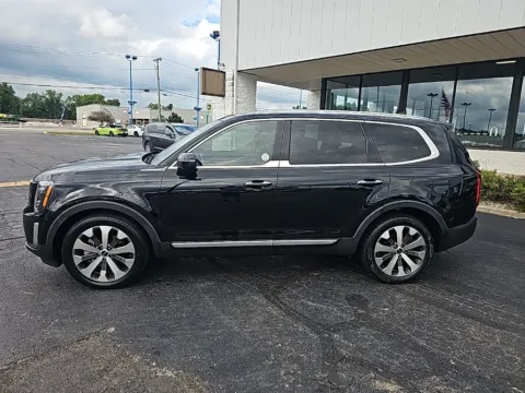 More photos of 2022 Kia Telluride S at RightDrive Muncie, IN