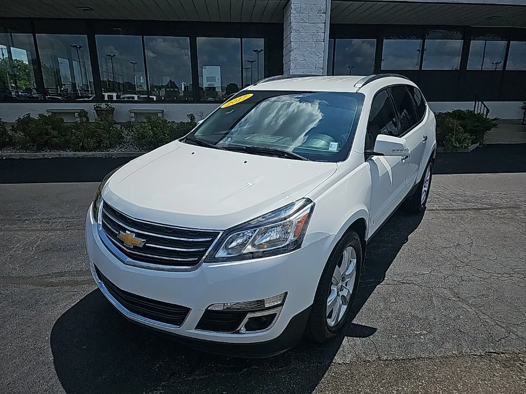 2017 Chevrolet Traverse LT for sale in Muncie, IN