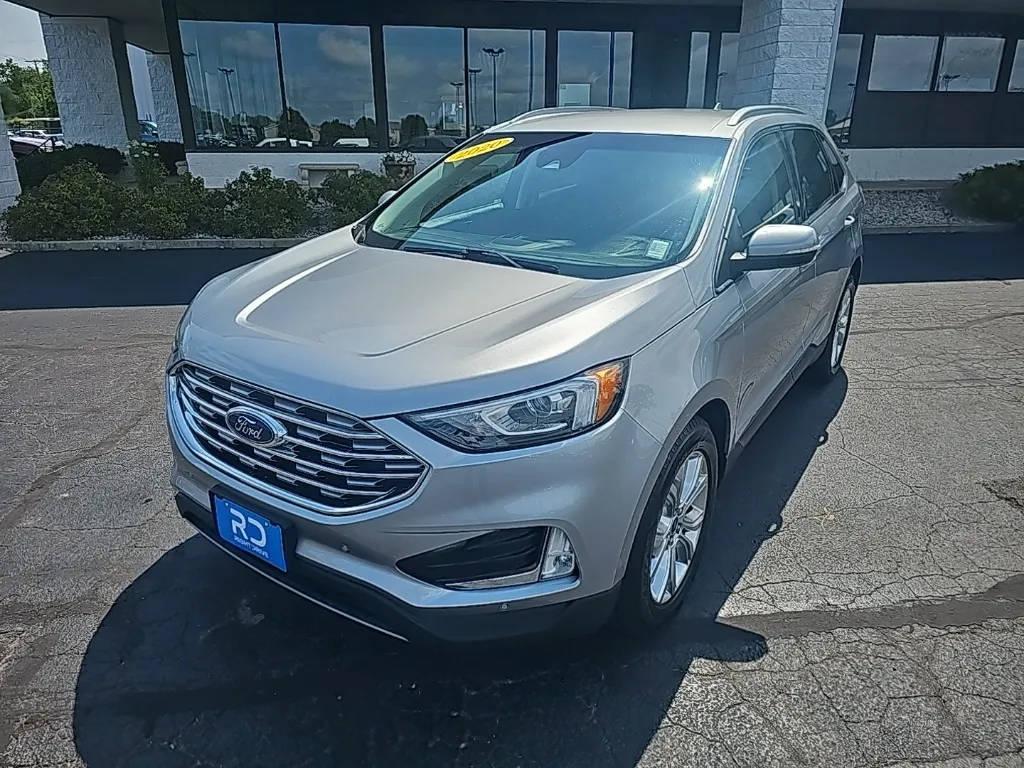 Silver 2020 Ford Edge Titanium for sale in Muncie, IN