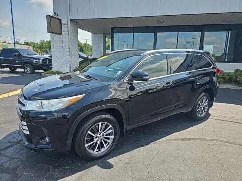 Another view of 2017 Toyota Highlander XLE for sale in Muncie, IN at RightDrive Muncie