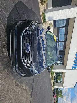 Photos of 2022 Ford Edge SEL for sale in Muncie, IN at RightDrive Muncie