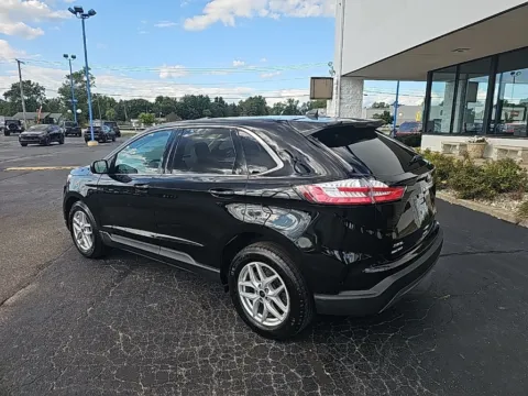 More photos of 2022 Ford Edge SEL at RightDrive Muncie, IN