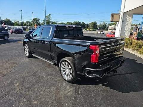 More photos of 2020 Chevrolet Silverado 1500 High Country at RightDrive Muncie, IN