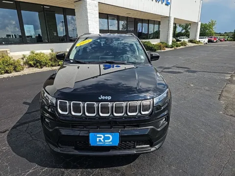 Photos of 2022 Jeep Compass Latitude Lux for sale in Muncie, IN at RightDrive Muncie