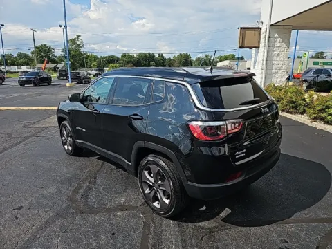More photos of 2022 Jeep Compass Latitude Lux at RightDrive Muncie, IN