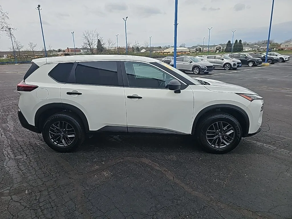 2023 Nissan Rogue S - Photo 8