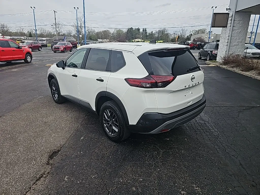 2023 Nissan Rogue S - Photo 5