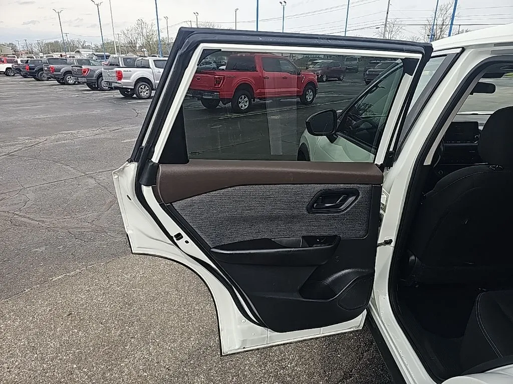 2023 Nissan Rogue S - Photo 12