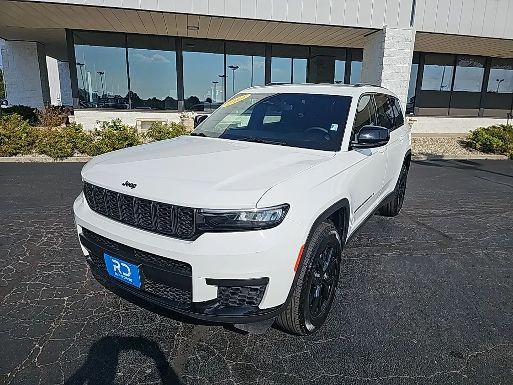 2024 Jeep Grand Cherokee L Altitude's photo