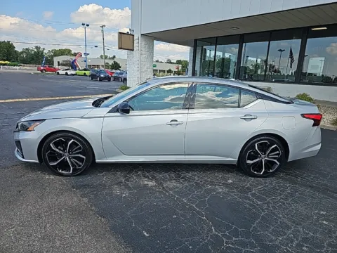 More photos of 2024 Nissan Altima 2.5 SR at RightDrive Muncie, IN