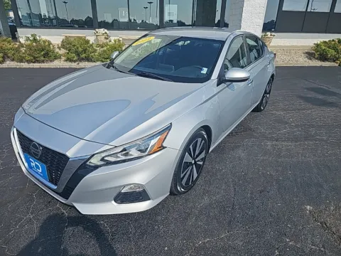 Another view of 2022 Nissan Altima 2.5 SV for sale in Muncie, IN at RightDrive Muncie