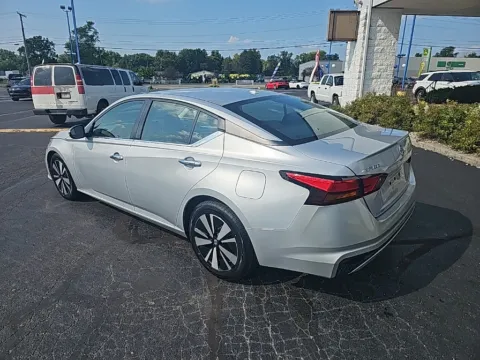 More photos of 2022 Nissan Altima 2.5 SV at RightDrive Muncie, IN