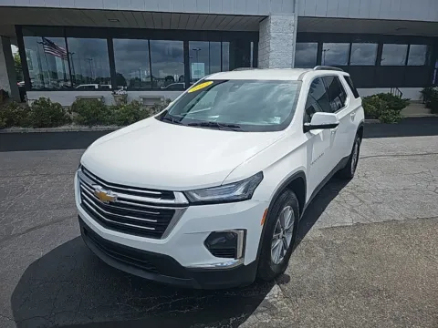 White 2023 Chevrolet Traverse LT for sale in Muncie, IN