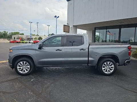 More photos of 2021 Chevrolet Silverado 1500 Custom at RightDrive Muncie, IN