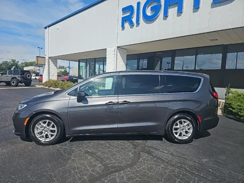 More photos of 2023 Chrysler Pacifica Touring L at RightDrive Muncie, IN