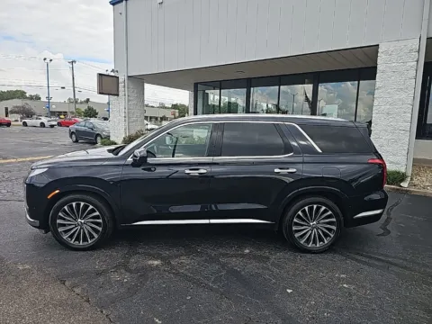More photos of 2023 Hyundai Palisade Calligraphy at RightDrive Muncie, IN