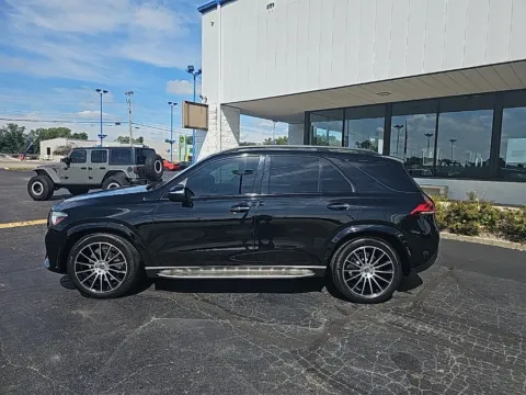 More photos of 2022 Mercedes-Benz GLE 350 at RightDrive Muncie, IN