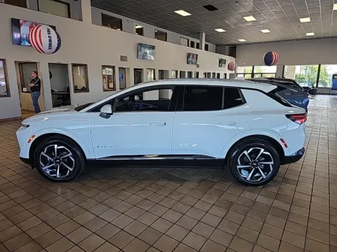More photos of 2024 Chevrolet Equinox EV LT at RightDrive Muncie, IN