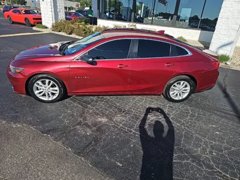 More photos of 2018 Chevrolet Malibu LT at RightDrive Muncie, IN